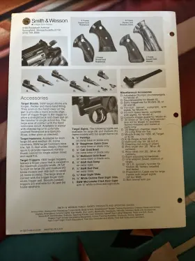 01-0277-hg Smith & Wesson And Vintage Handguns Tri-fold Brochure 60s 70s Gun Specs #3