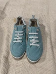 Vionic Beach Pismo Canvas Casual Slip Sneakers Teal Size 9 Womens. Fixed Price $40.00.